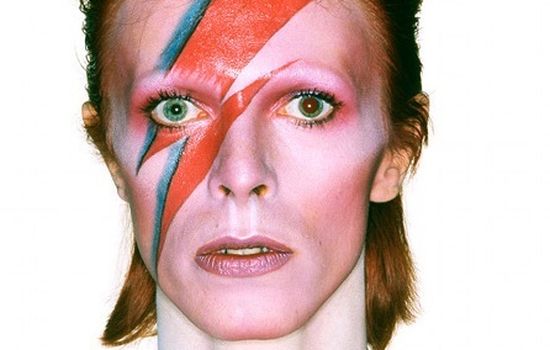 Pusat Studi Seni Pertunjukan David Bowie Dibuka, Pamerkan 90.000 Arsip Ikon Musik Dunia