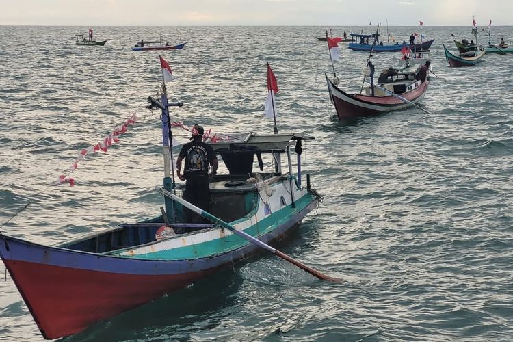 DPR Sebut Stok BBM Subsidi untuk Nelayan dan Petani Cukup