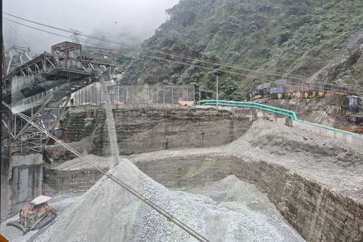 [KLARIFIKASI] Video Warga Menyerang Tambang di Myanmar, Bukan Papua