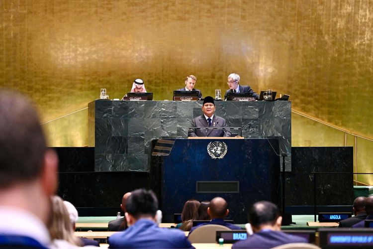 Presiden Republik Indonesia, Prabowo Subianto dalam Konferensi Internasional Tingkat Tinggi (KTT) untuk Penyelesaian Damai atas Masalah Palestina dan Implementasi Solusi Dua Negara yang digelar di Gedung Majelis Umum Perserikatan Bangsa-Bangsa (PBB), New York, Amerika Serikat, pada Senin (22/9/2025).