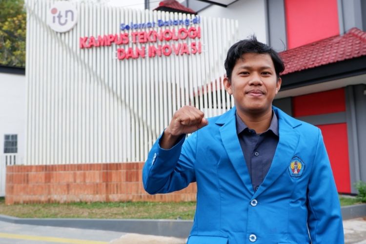 Kisah Herman Rubiyanto, Anak Kuli Bangunan asal Malang Raih Predikat Wisudawan Terbaik Teknik Sipil