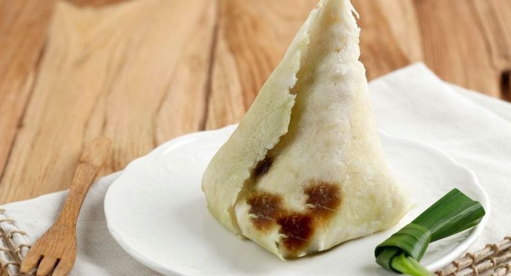 Cara Mudah Bikin Awug Singkong Parut, Simpel Pakai 5 Bahan Saja!