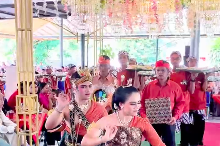 Uniknya Tradisi Piring Terbang, Penyajian Makanan di Pernikahan Warga Klaten dan Solo